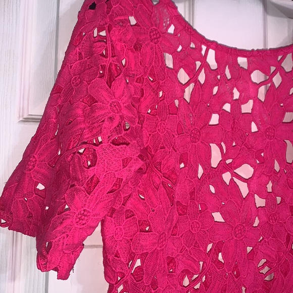 Angela Fashions Fuchsia Pink Crochet Criss Cross Back Lace Top NWOT - Picture 6 of 11